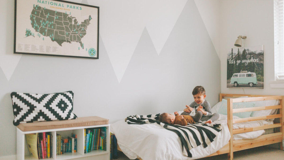 Quelle couleur de papier peint choisir pour la chambre d'un garçon ?